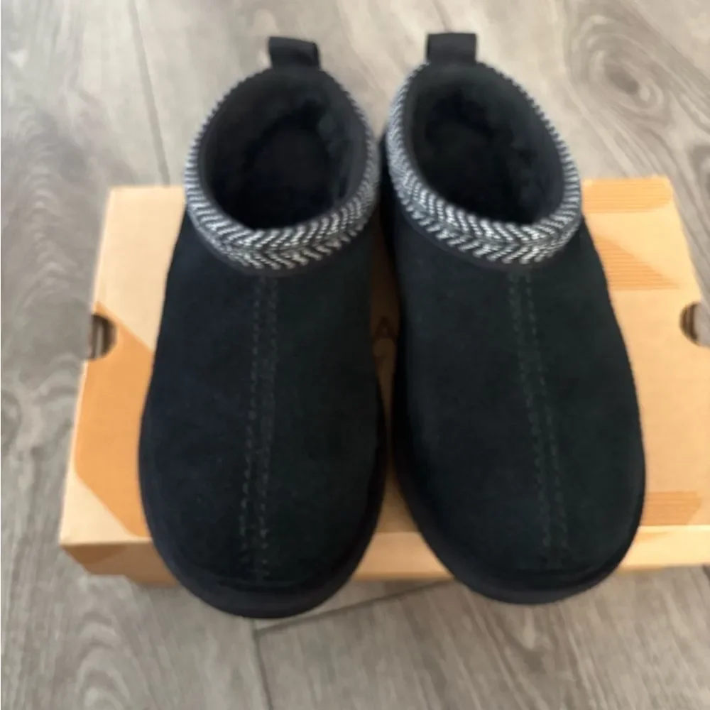 Koolaburra cozy slippers
